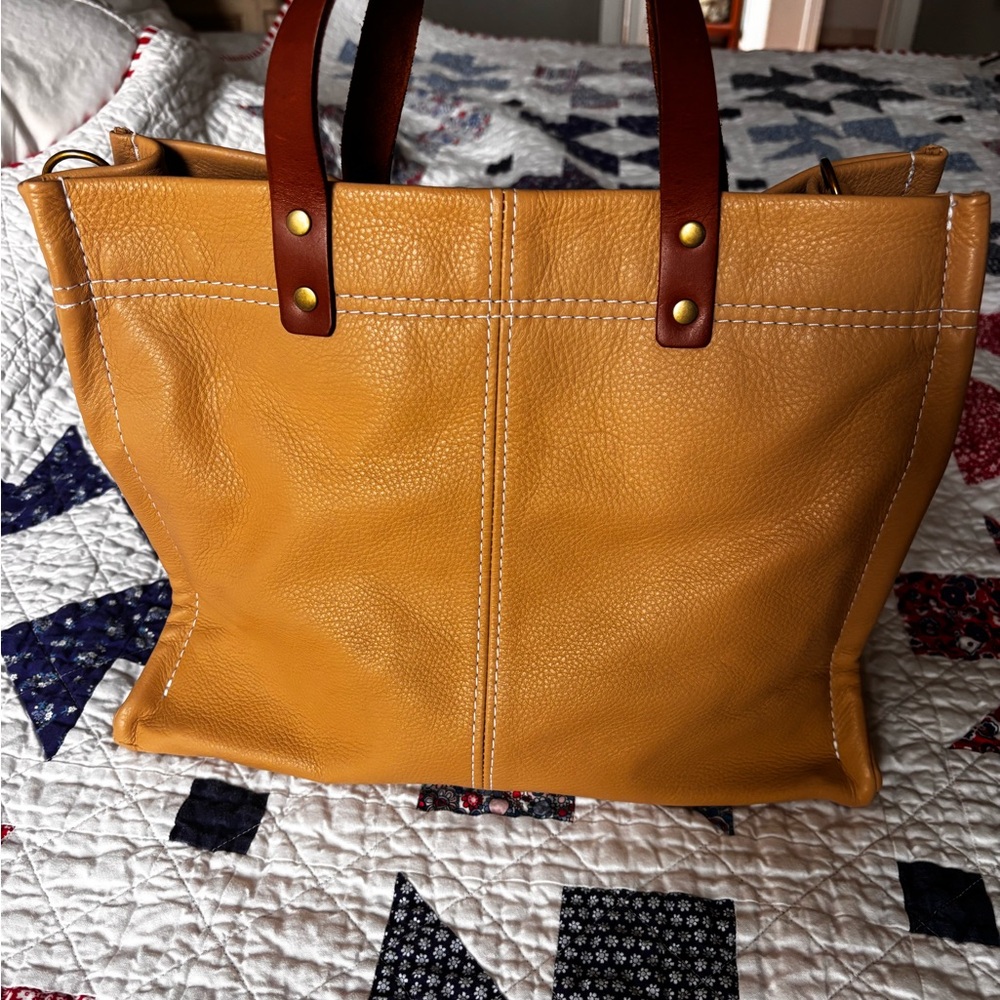 Parker Thatch Medium Mimi in leather (Butterscotch color) - Picture 4 of 17